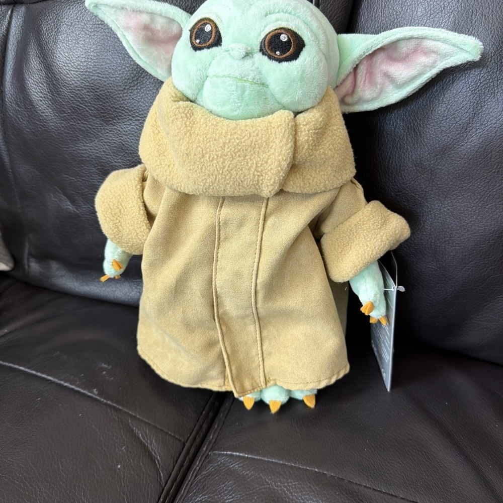 Disney Store Star Wars The Child Plush :‎ The Mandalorian  11'' (Baby Yoda) NWT